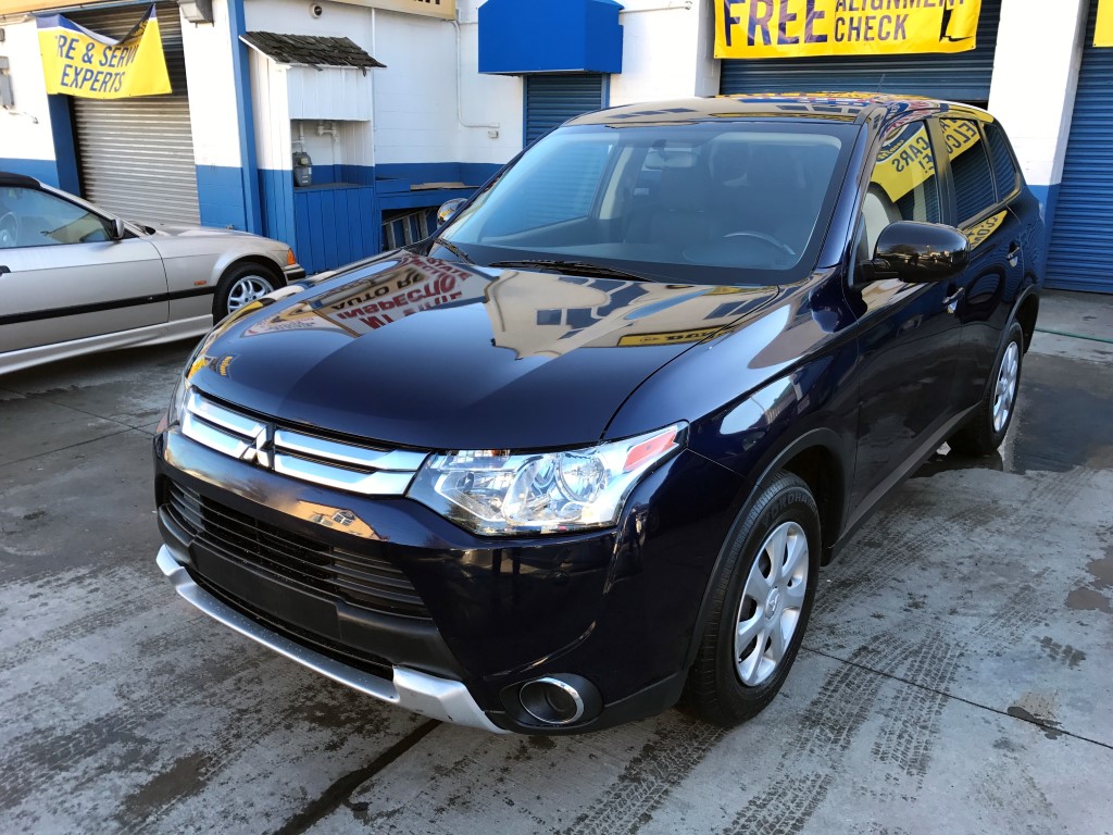 Used 2015 Mitsubishi Outlander ES SUV 12,490.00