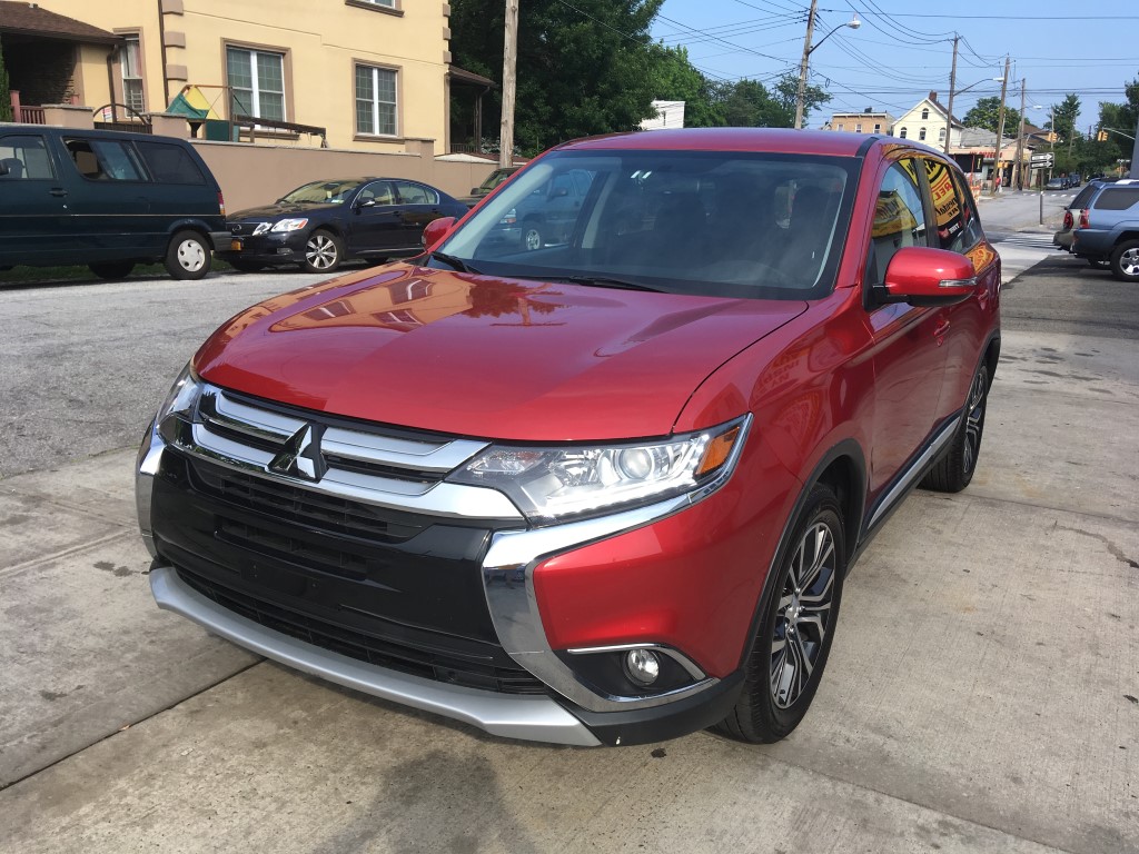 Used Car for sale - 2018 Outlander SE Mitsubishi  in Staten Island, NY