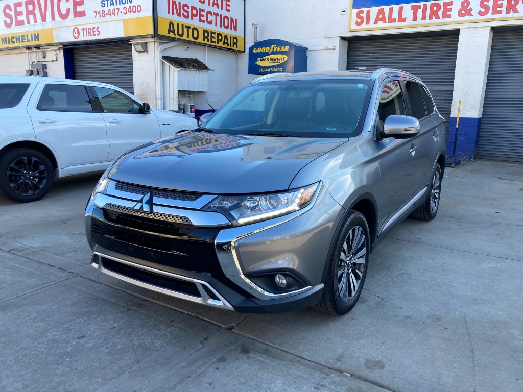 Used 2019 Mitsubishi Outlander SEL AWD SUV 16,990.00