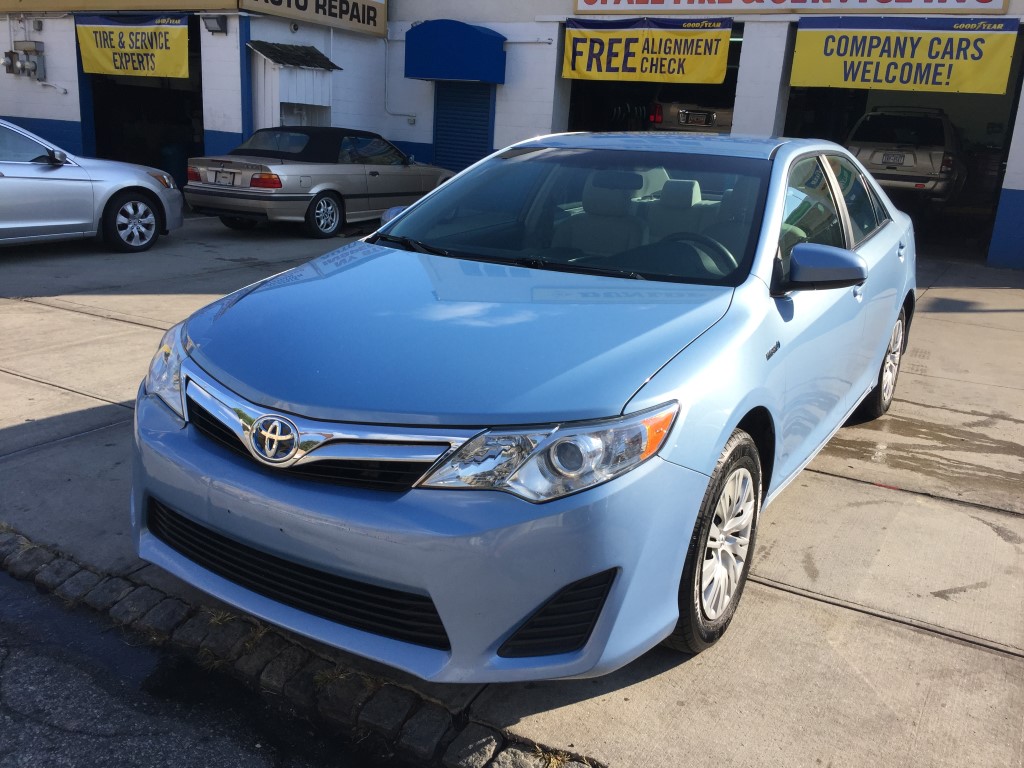 Used Car for sale - 2012 Camry Hybrid LE Toyota  in Staten Island, NY