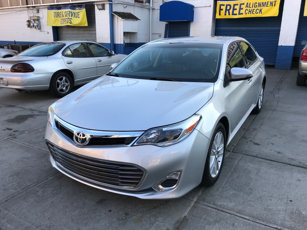 Used Car - 2013 Toyota Avalon XLE for Sale in Staten Island, NY