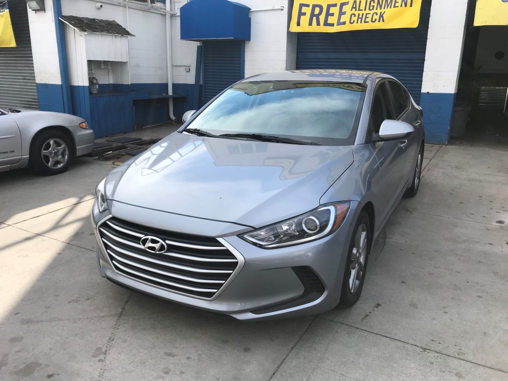 Used 2017 Hyundai Elantra SE Sedan 12,690.00