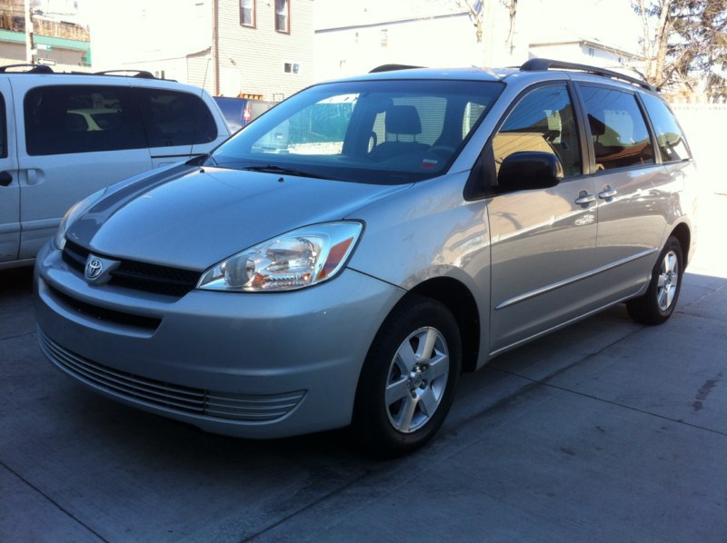 Used Car - 2004 Toyota Sienna for Sale in Staten Island, NY