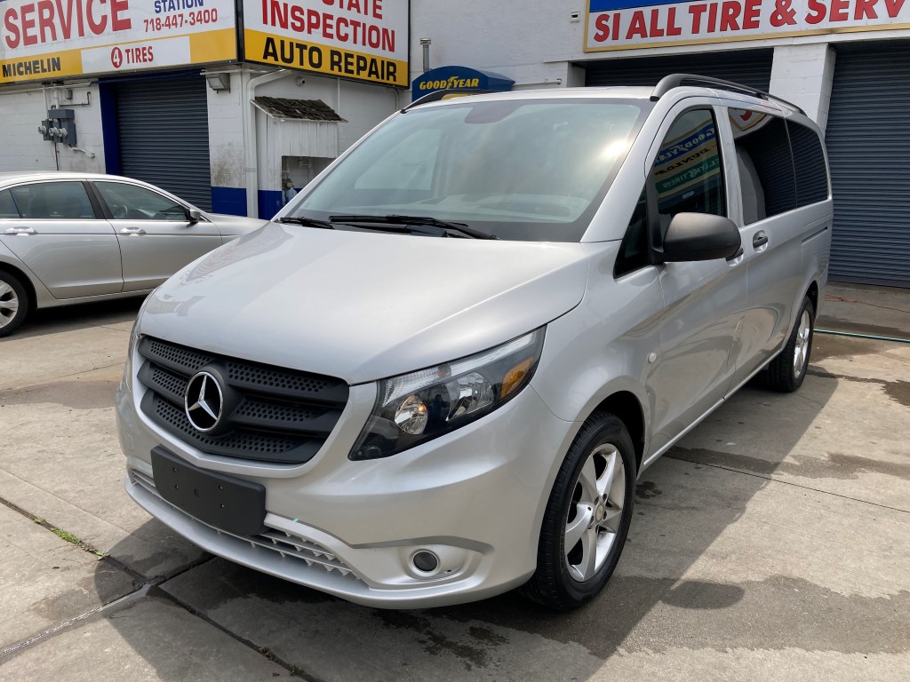 Used 2016 MercedesBenz Metris Minivan 15,390.00