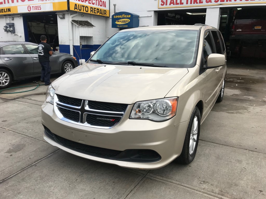 Used Car - 2016 Dodge Grand Caravan SXT for Sale in Staten Island, NY