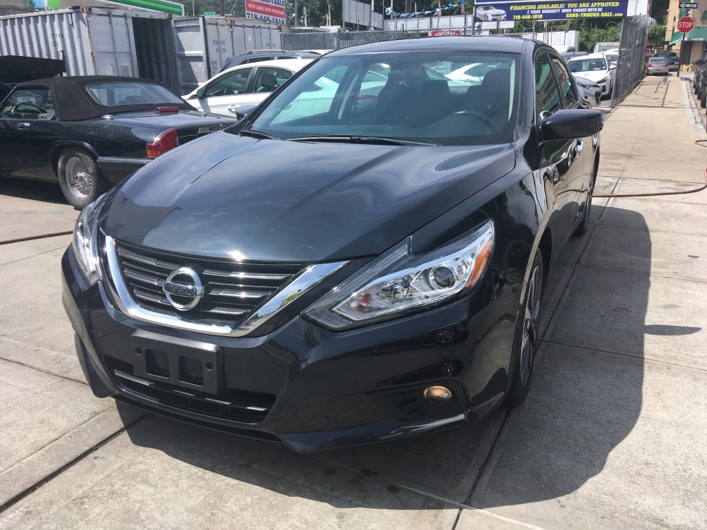 Used 2017 Nissan Altima SV Sedan 13,690.00