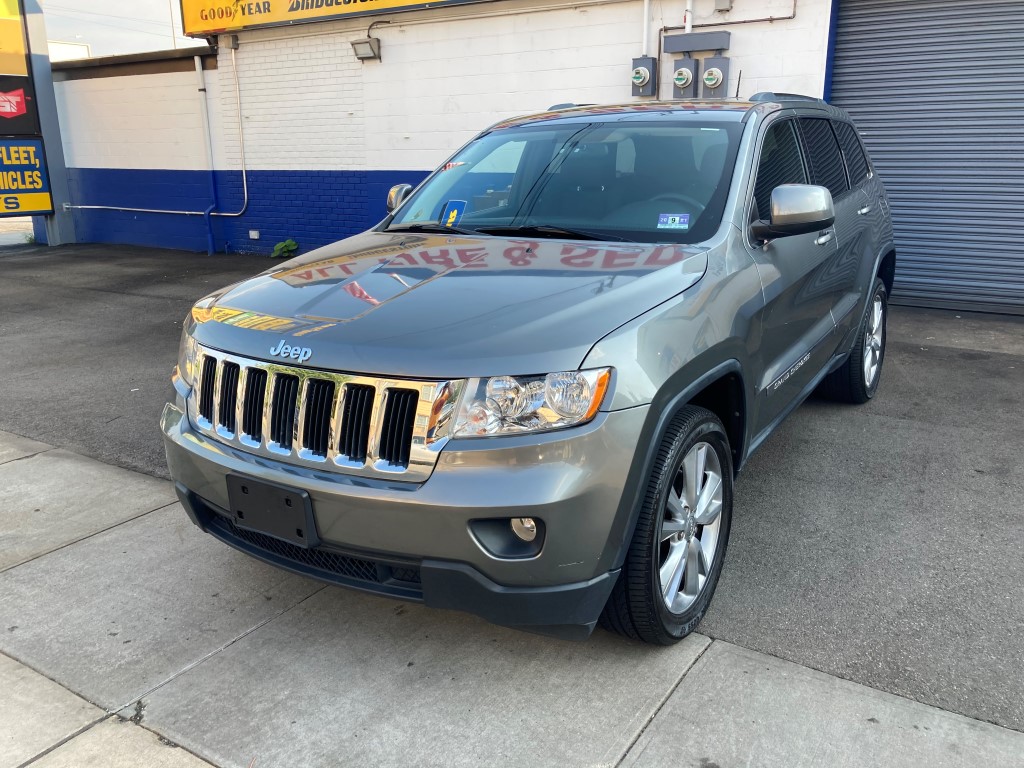 Used Car - 2012 Jeep Grand Cherokee Laredo 4x4 for Sale in Staten Island, NY