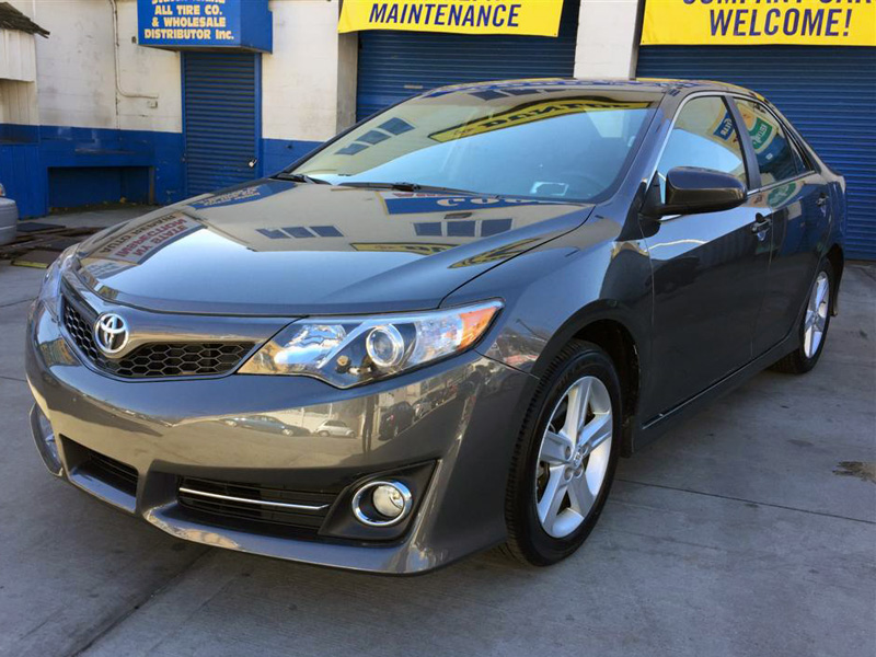 Used 2014 Toyota Camry SE SEDAN 4DR 14,590.00