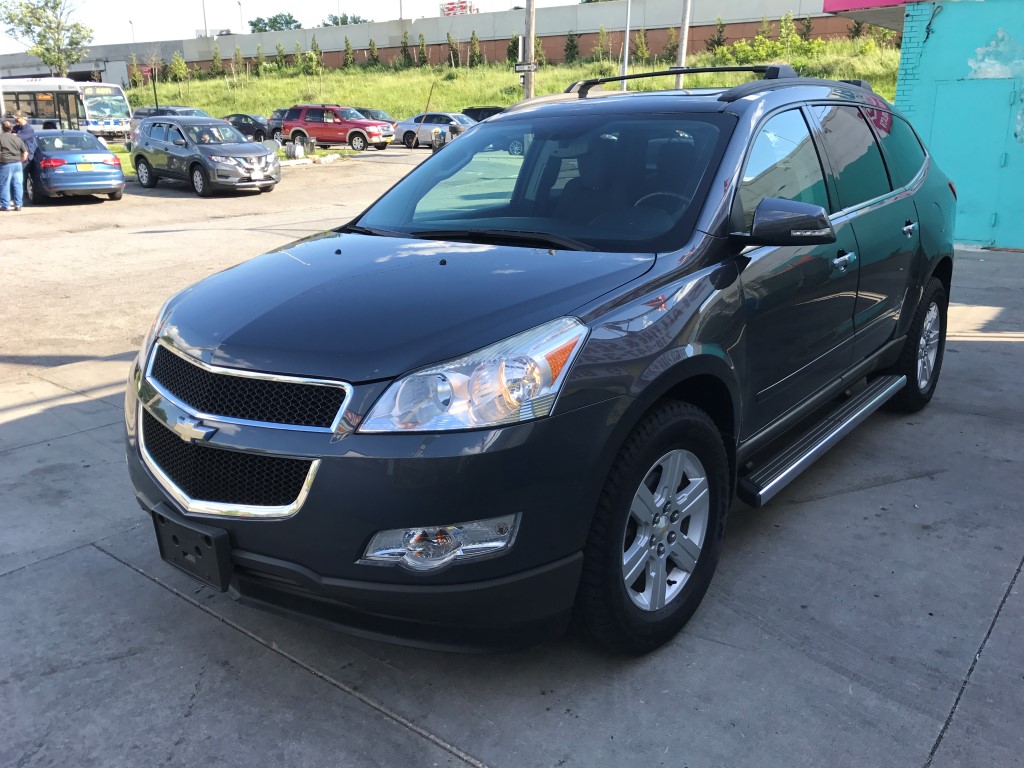 Used Car - 2011 Chevrolet Traverse LT for Sale in Staten Island, NY