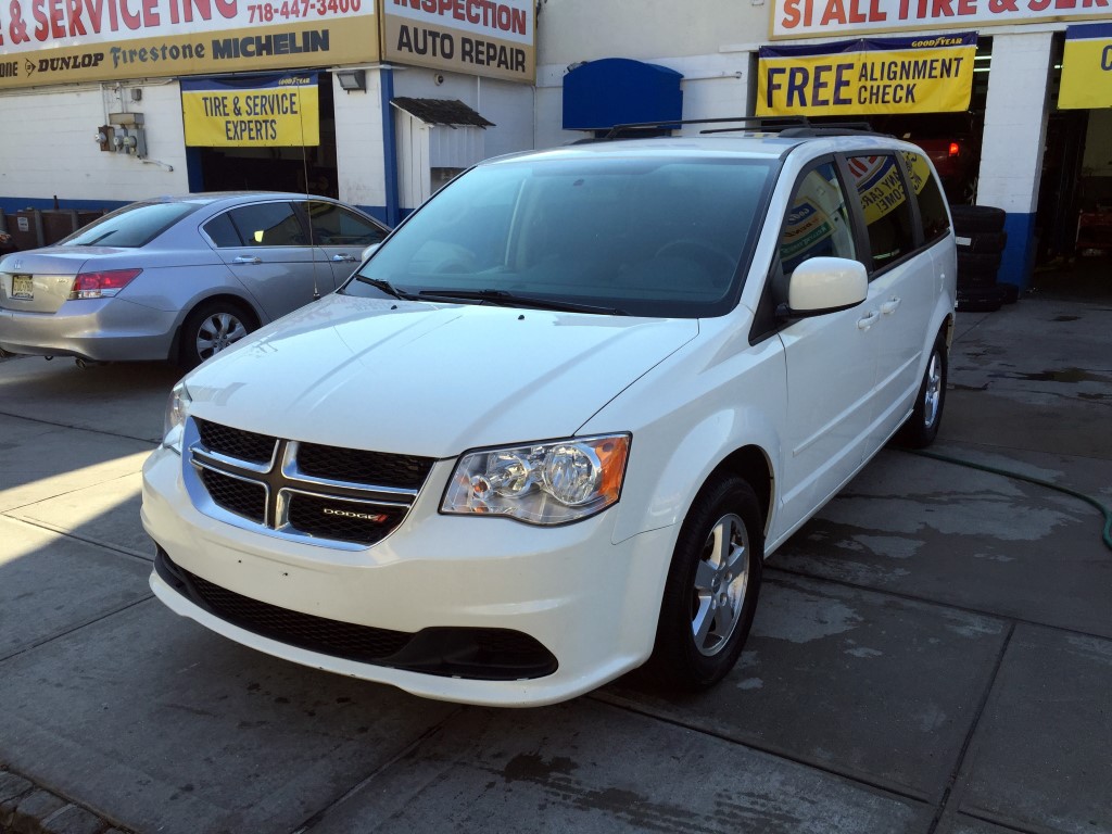 Used 2012 Dodge Grand Caravan SXT MiniVan 9,490.00