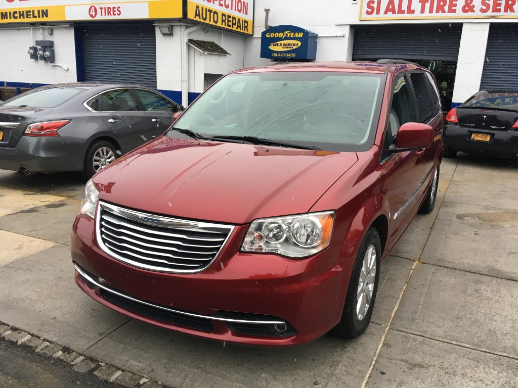 Used Car - 2014 Chrysler Town & Country Touring for Sale in Staten Island, NY