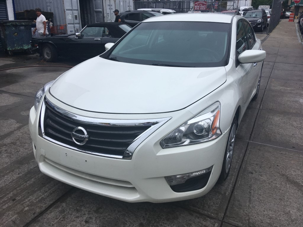 Used 2014 Nissan Altima S Sedan 8,990.00