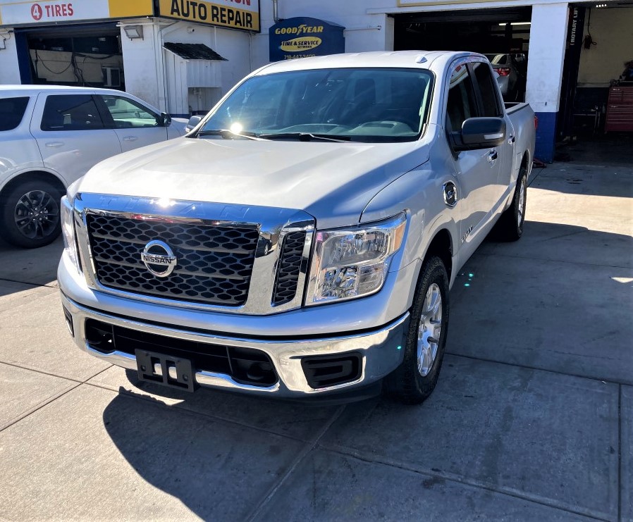 Used Car - 2017 Nissan Titan SV 4x4 Crew Cab for Sale in Staten Island, NY