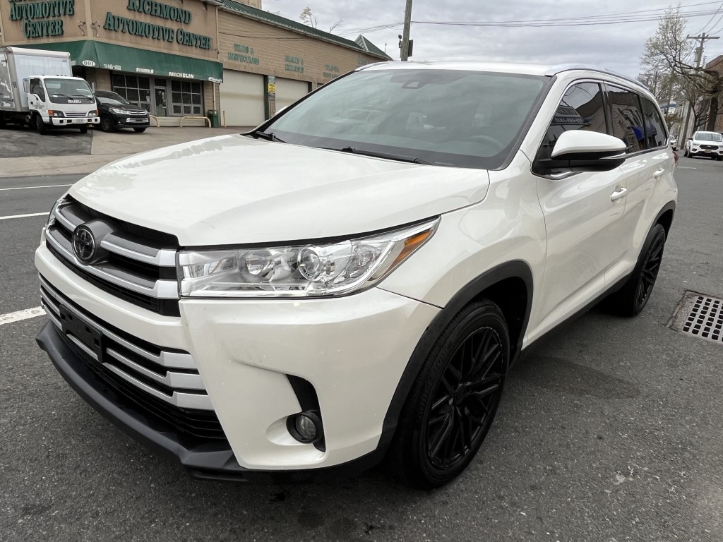 Used Car - 2019 Toyota Highlander XLE for Sale in Staten Island, NY