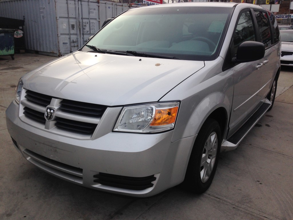 Used Car - 2009 Dodge Grand Caravan for Sale in Brooklyn, NY