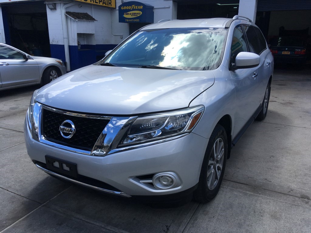 Used Car - 2014 Nissan Pathfinder SV 4x4 for Sale in Staten Island, NY