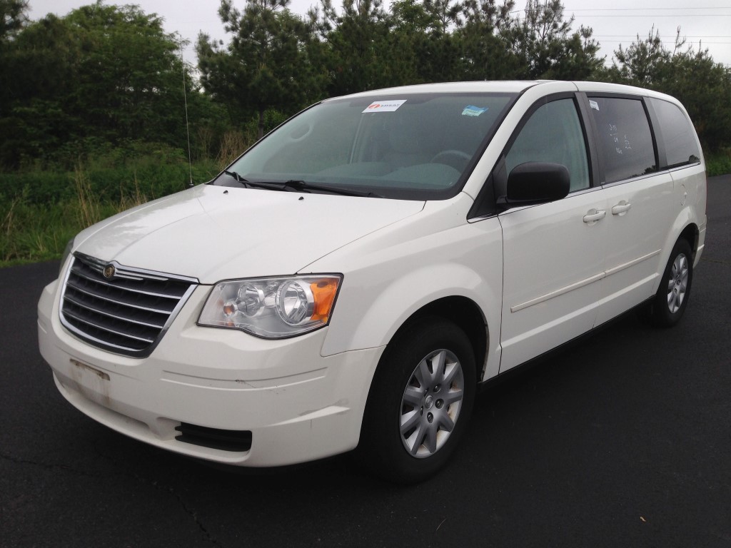 Used Car - 2009 Chrysler Town & Country LX for Sale in Staten Island, NY