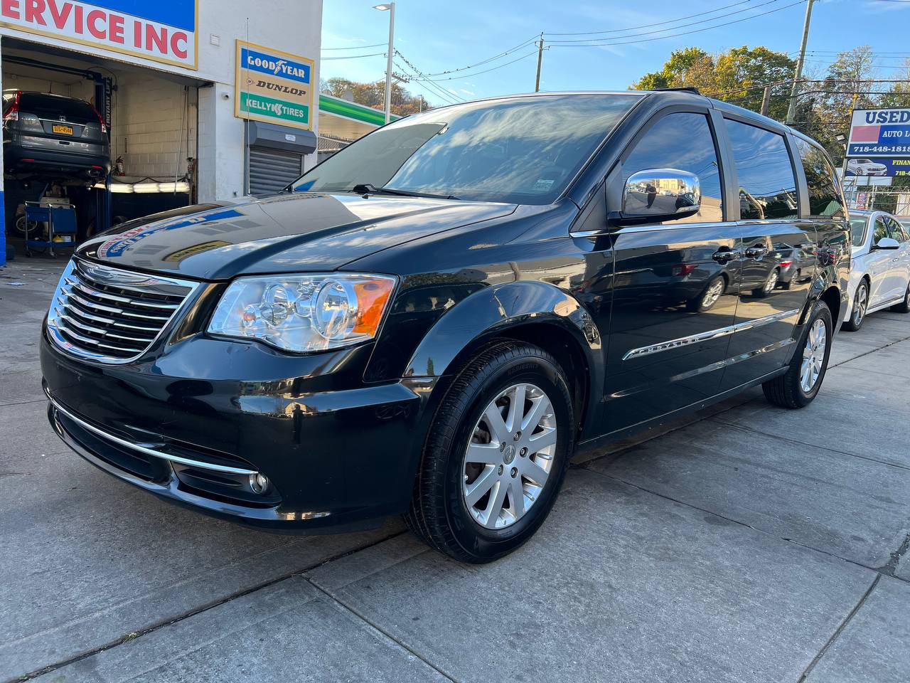 Used Car - 2011 Chrysler Town & Country Touring for Sale in Staten Island, NY