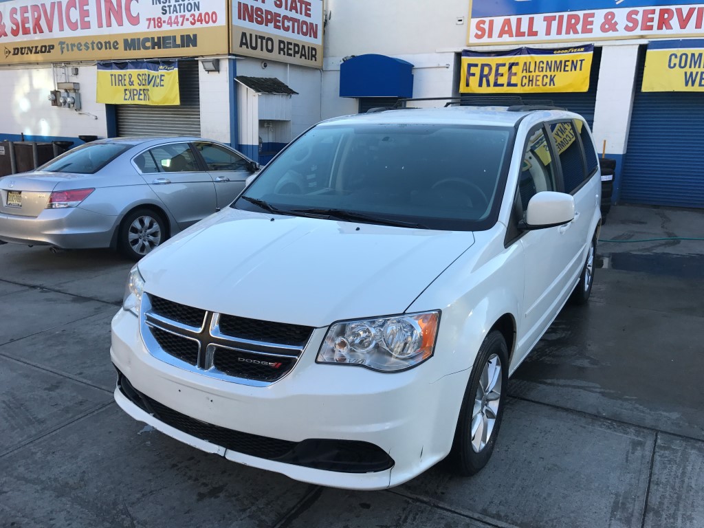 Used 2013 Dodge Grand Caravan SXT Minivan 7,990.00
