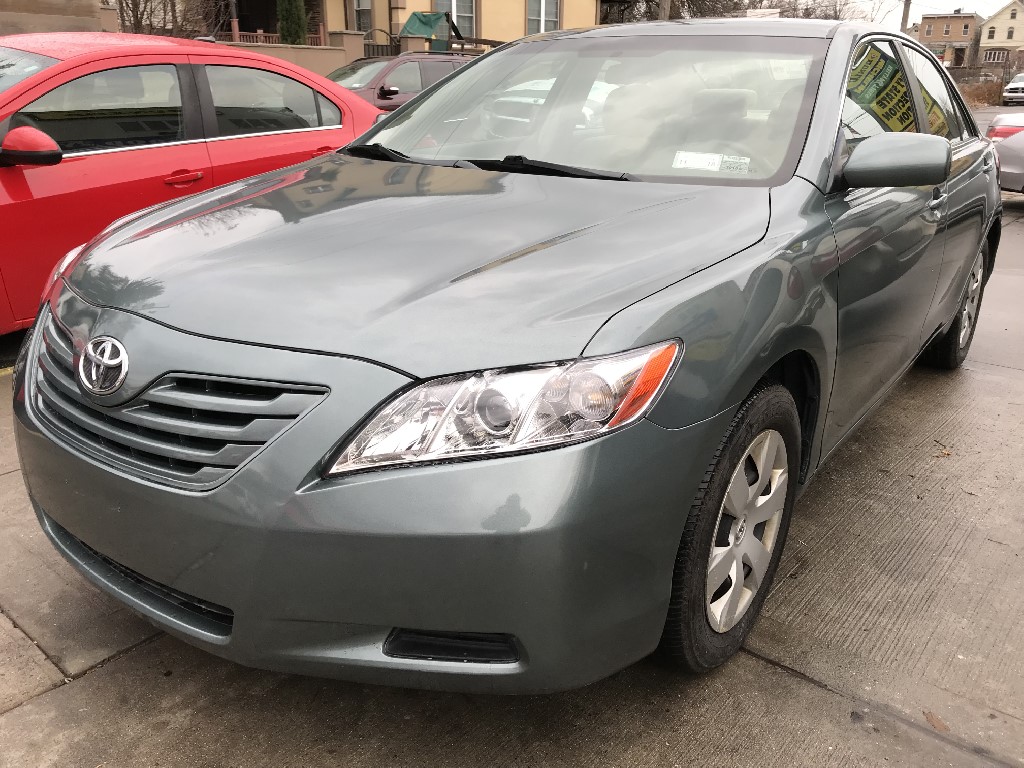 Used 2008 Toyota Camry LE Sedan $4 990 00
