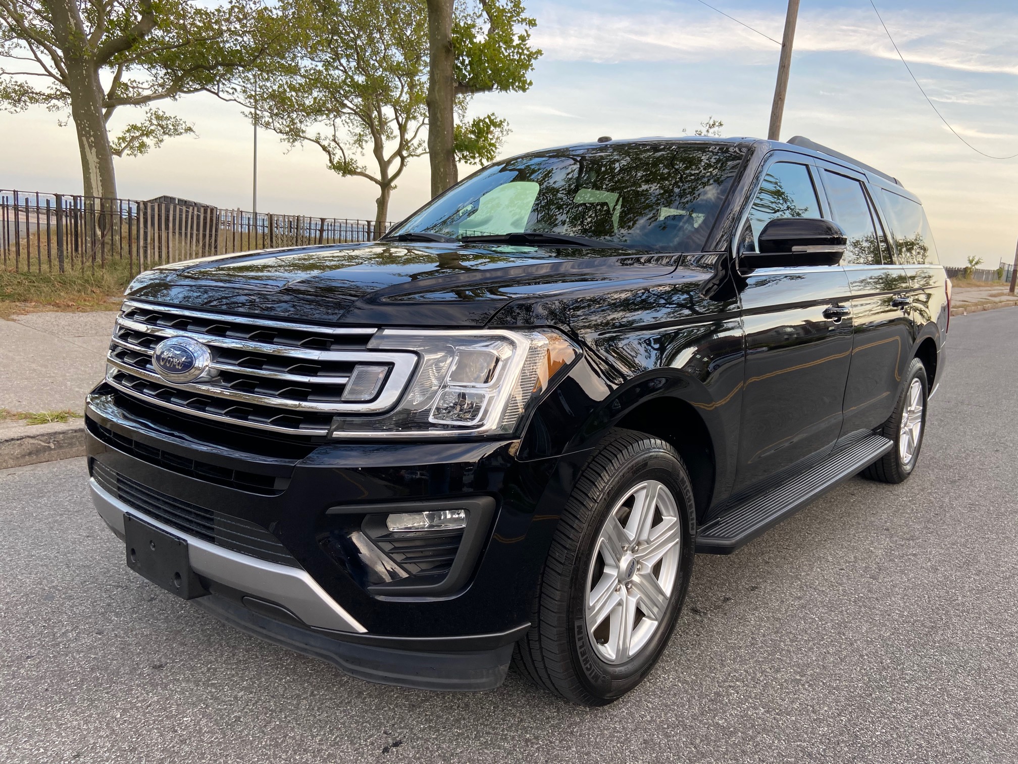 Used 2018 Ford Expedition MAX XLT SUV 26,990.00