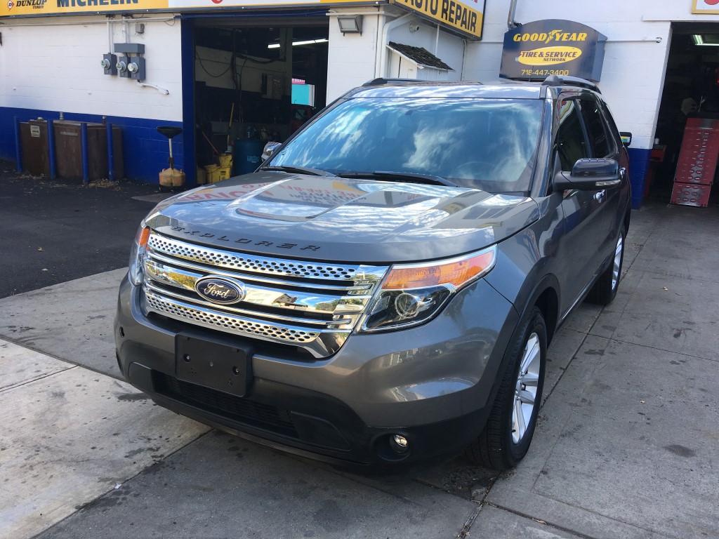Used Car - 2012 Ford Explorer XLT AWD for Sale in Staten Island, NY