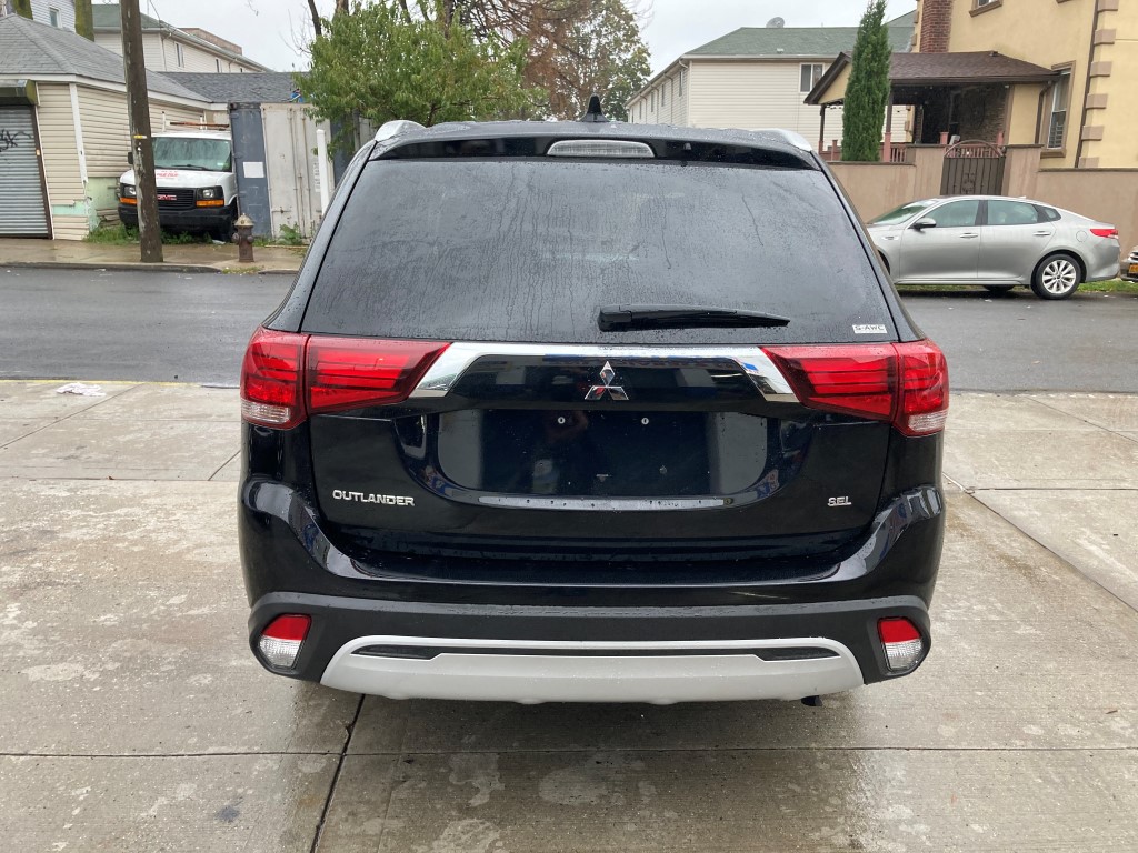 Used 2020 Mitsubishi Outlander SEL AWD Wagon 21,490.00