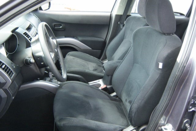 Pre-owned Car OutlanderMitsubishi