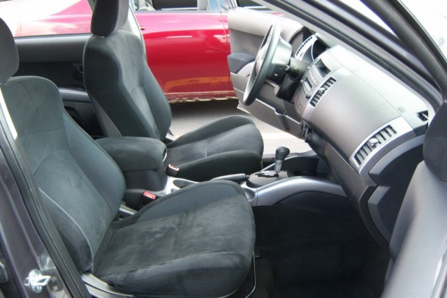 Pre-owned Car OutlanderMitsubishi