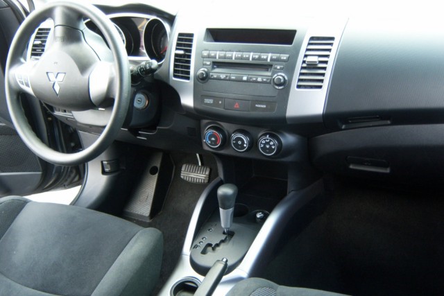 Pre-owned Car OutlanderMitsubishi