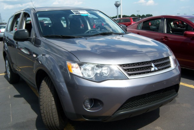 Pre-owned Car OutlanderMitsubishi