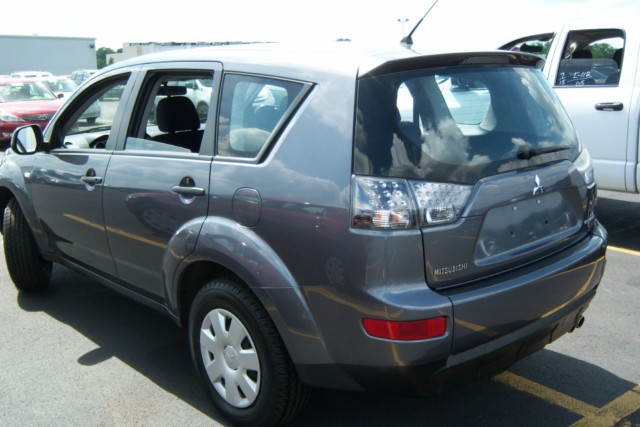 Pre-owned Car OutlanderMitsubishi
