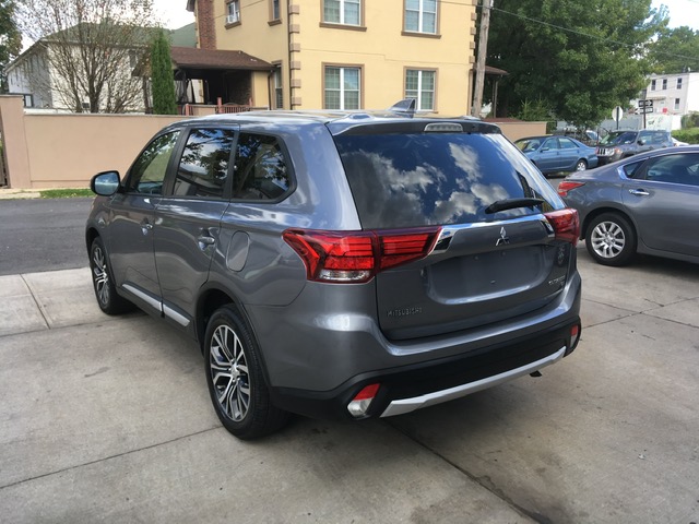 Used - Mitsubishi Outlander SE AWD SUV for sale in Staten Island NY