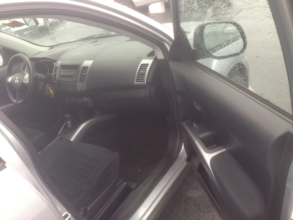 Pre-owned Car OutlanderMitsubishi