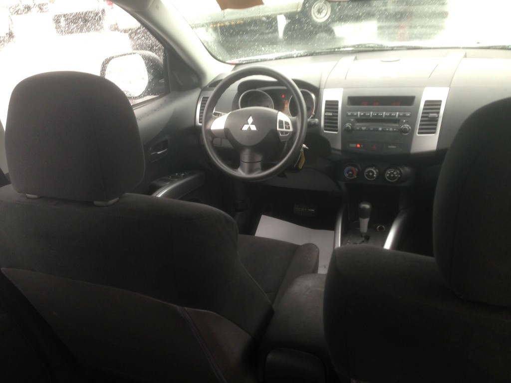 Pre-owned Car OutlanderMitsubishi