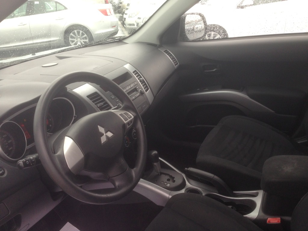 Pre-owned Car OutlanderMitsubishi