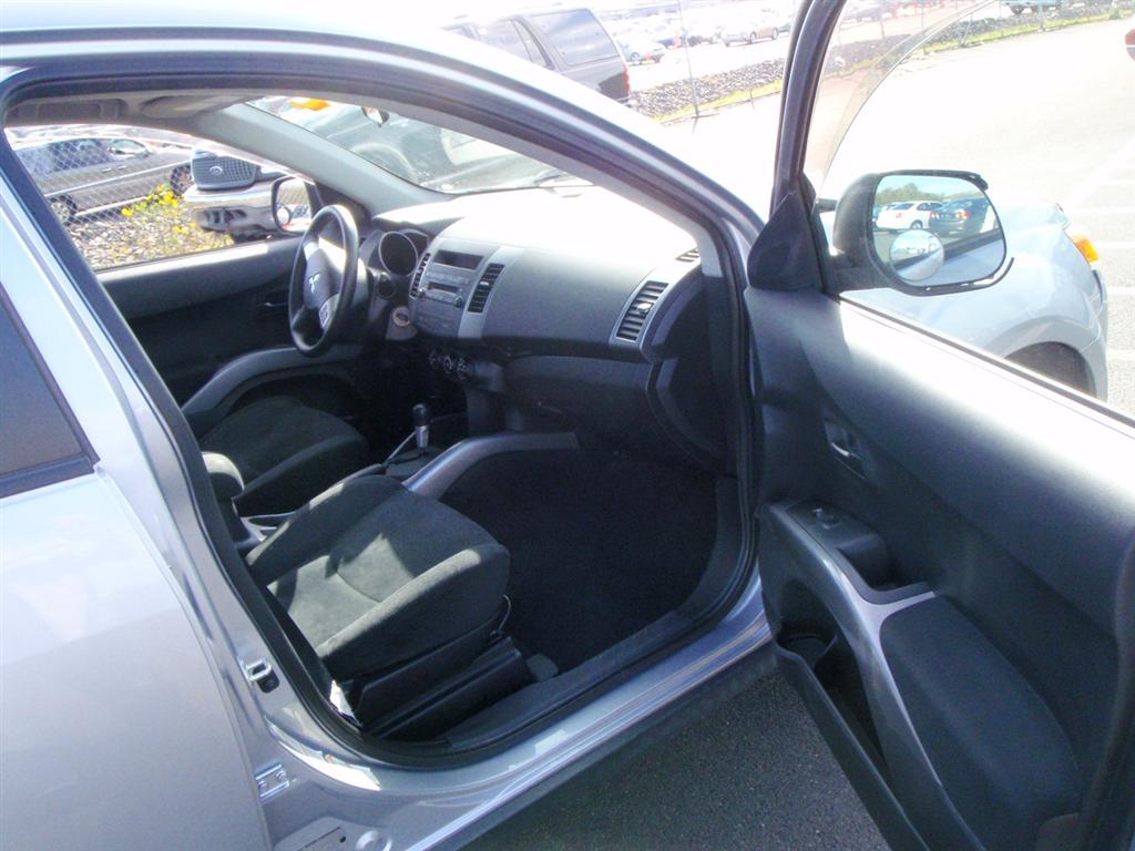 Pre-owned Car OutlanderMitsubishi