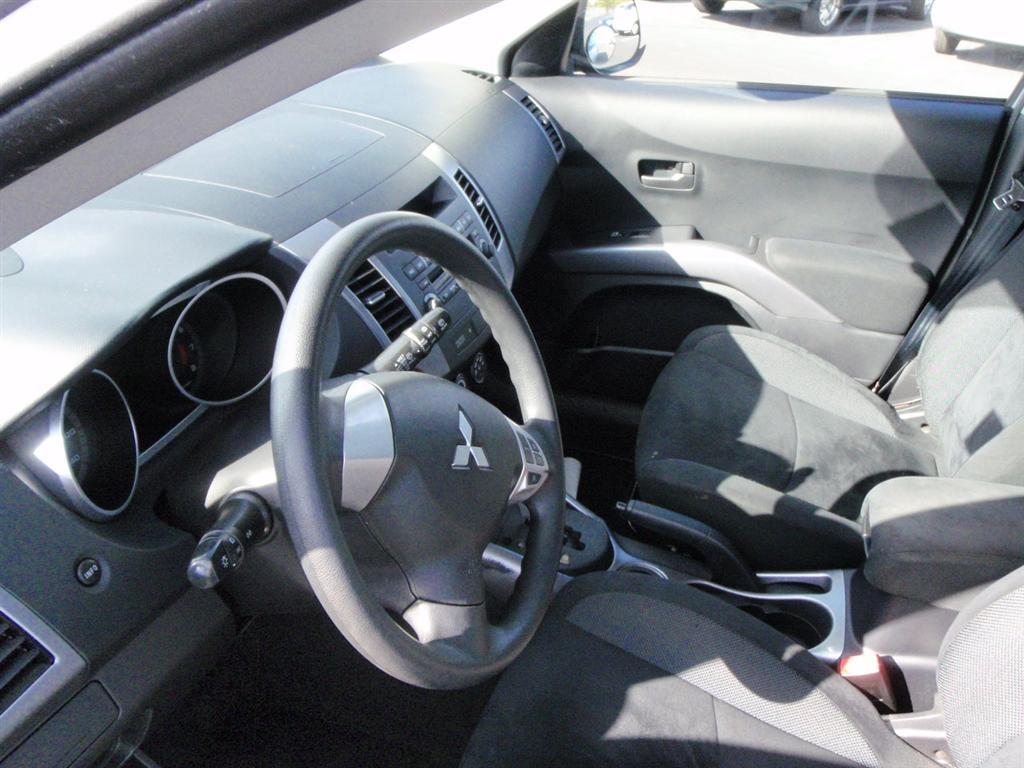 Pre-owned Car OutlanderMitsubishi