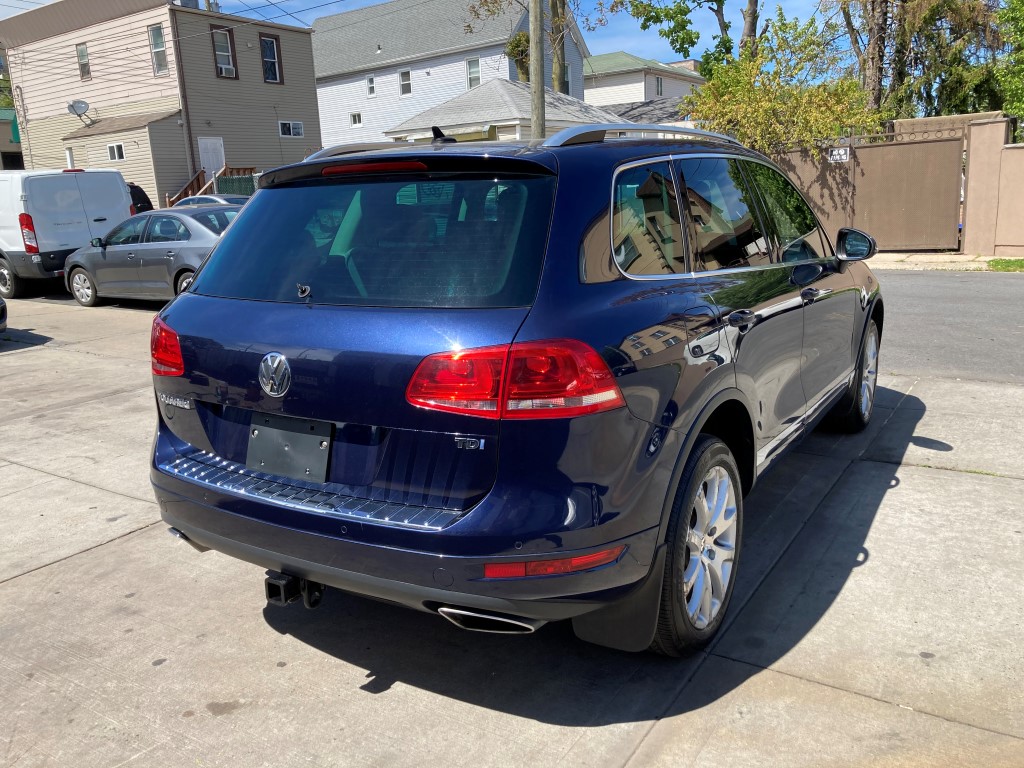 Used - Volkswagen Touareg TDI Lux AWD SUV for sale in Staten Island NY