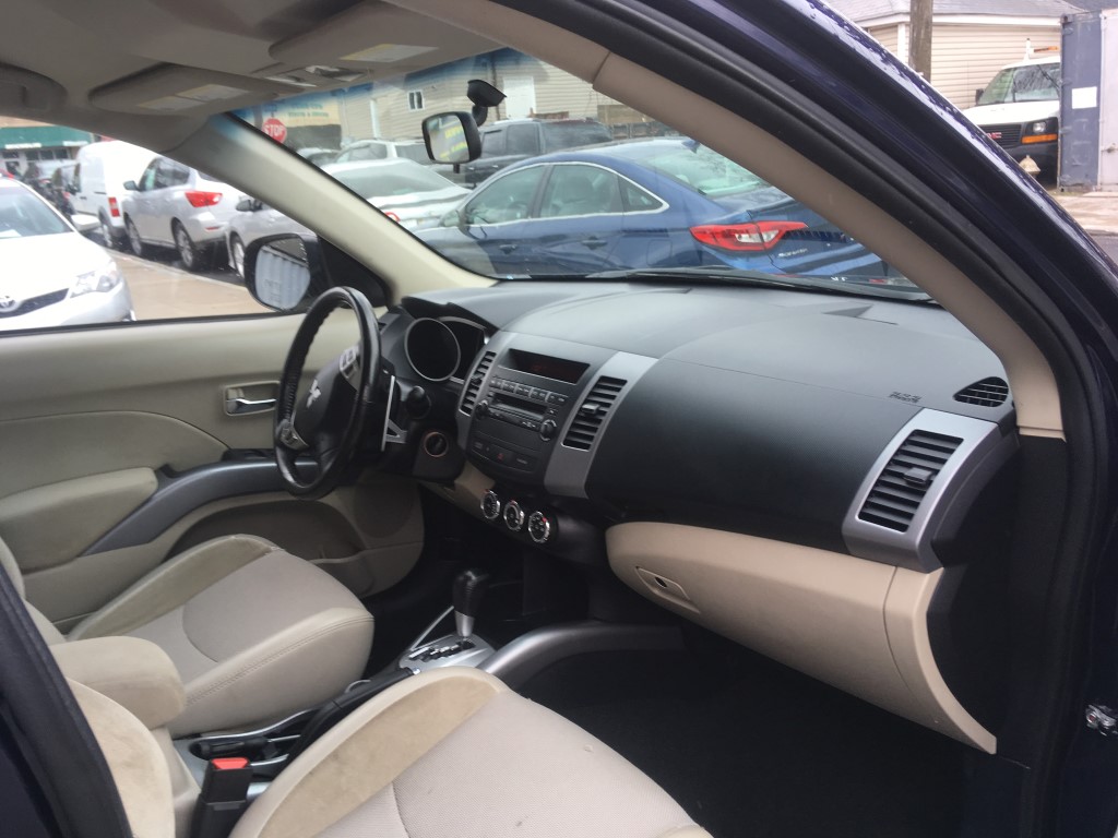 Used - Mitsubishi Outlander SE AWD SUV for sale in Staten Island NY