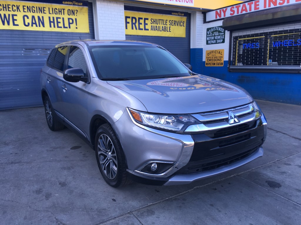 Used 2016 Mitsubishi Outlander ES SUV 12,490.00