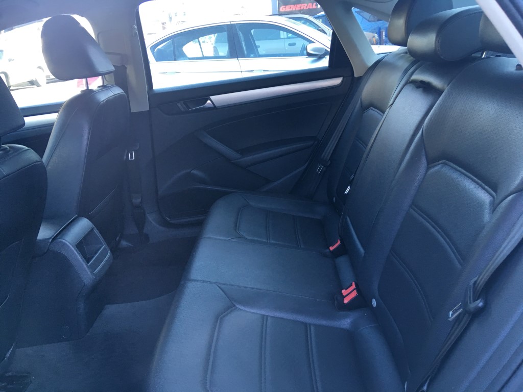 Used - Volkswagen Passat SE Sedan for sale in Staten Island NY