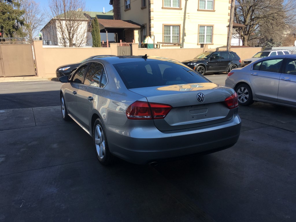 Used - Volkswagen Passat SE Sedan for sale in Staten Island NY