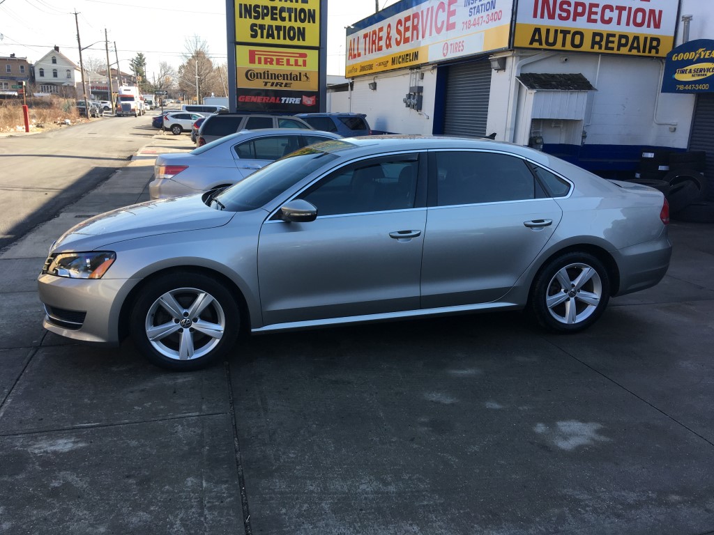 Used - Volkswagen Passat SE Sedan for sale in Staten Island NY