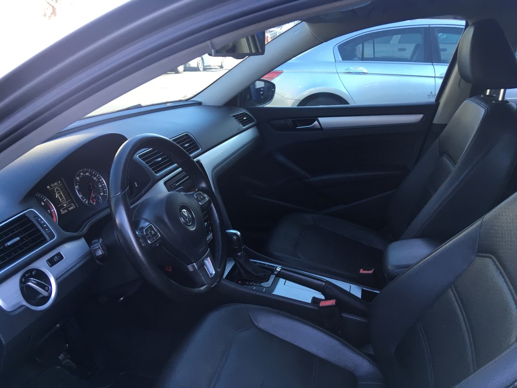 Used - Volkswagen Passat SE Sedan for sale in Staten Island NY