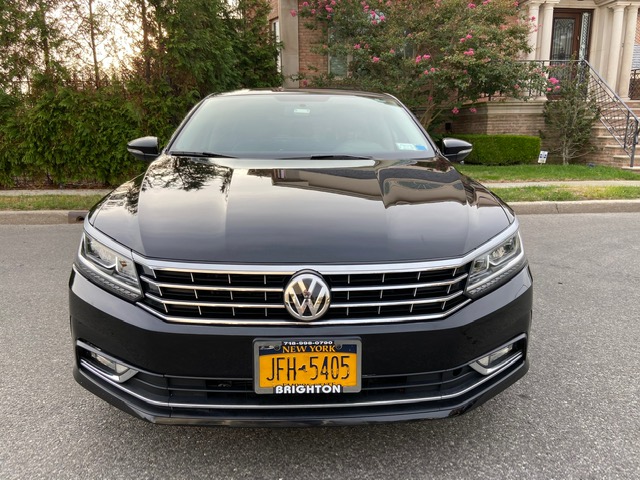 Used - Volkswagen Passat SE Sedan for sale in Staten Island NY