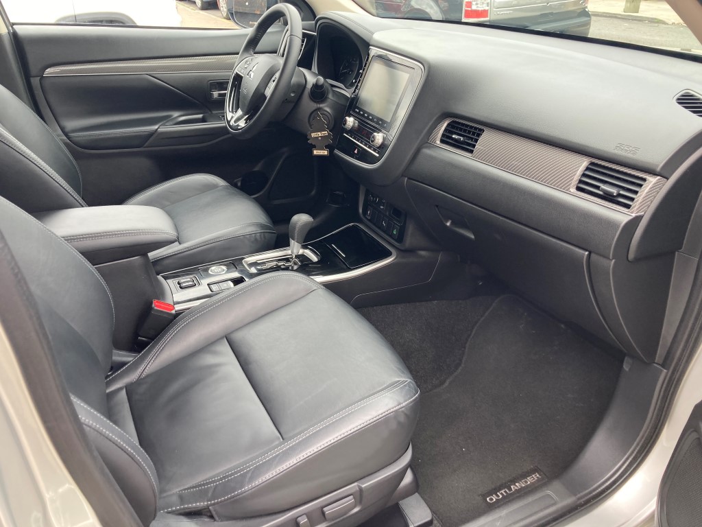 Used - Mitsubishi Outlander SEL AWD SUV for sale in Staten Island NY