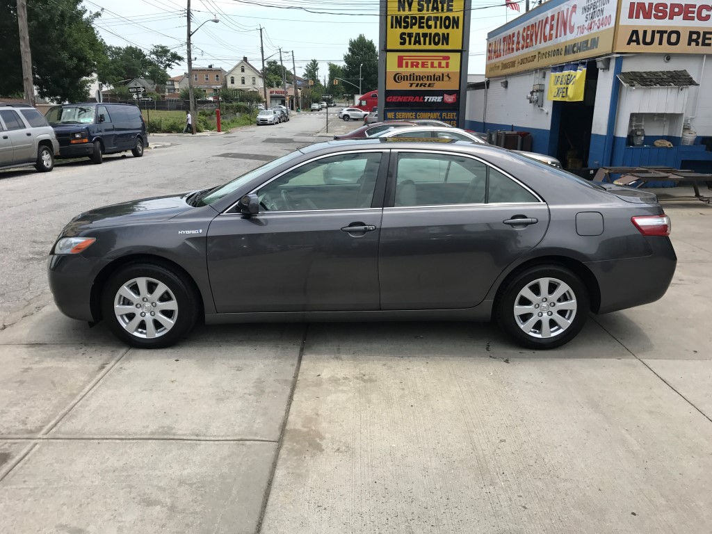 Used - Toyota Camry XLE Sedan for sale in Staten Island NY