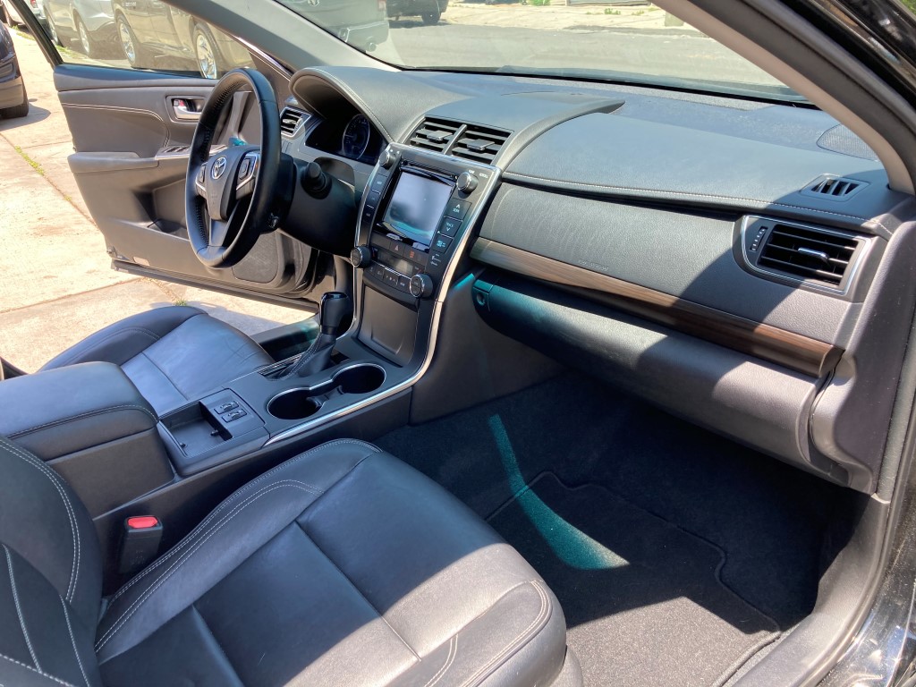 Used - Toyota Camry XLE Sedan for sale in Staten Island NY