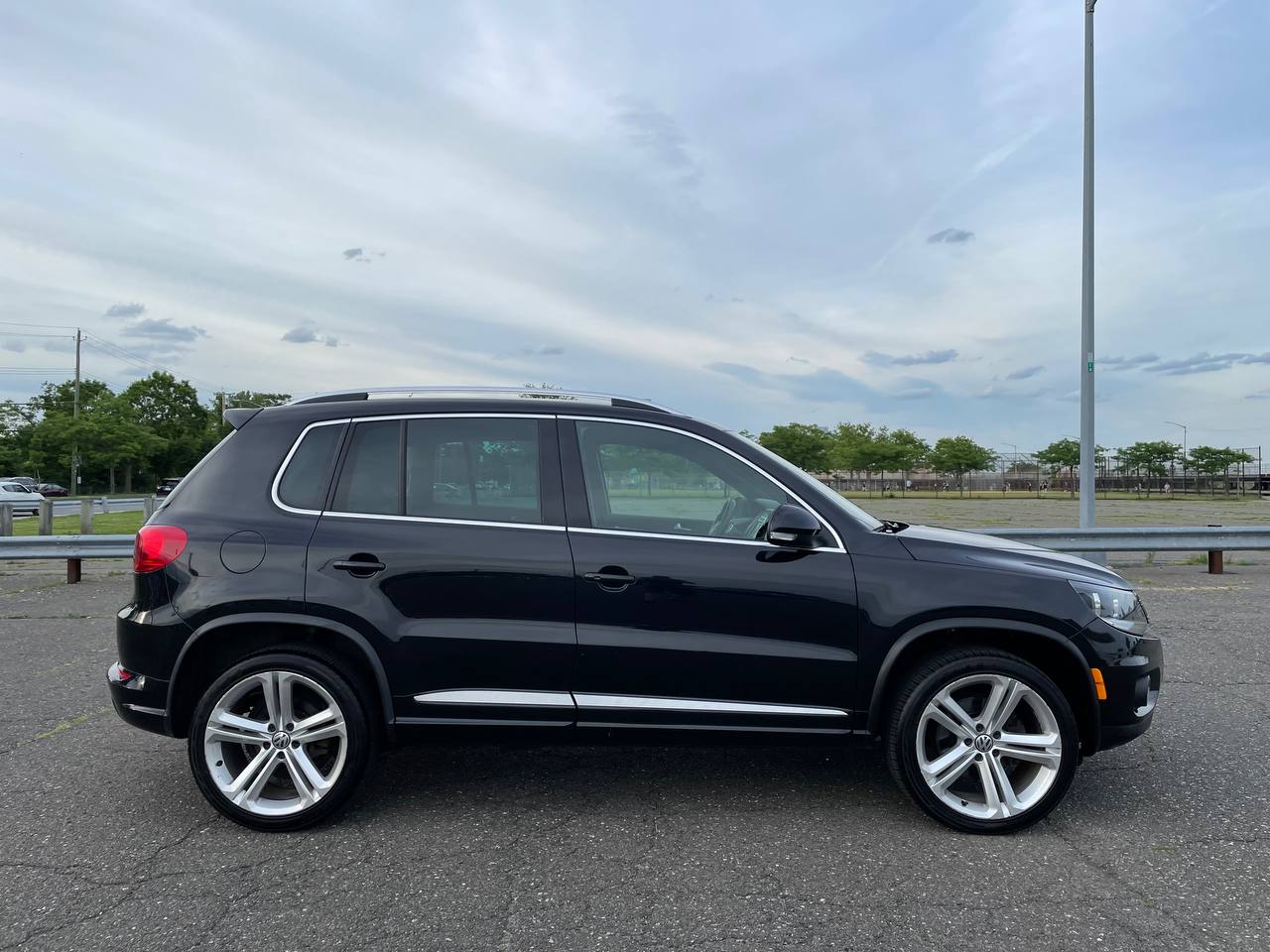 Used - Volkswagen Tiguan R Line 4Motion AWD SUV for sale in Staten Island NY
